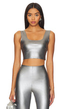 Commando Faux Leather Square Neck Crop Top in Metallic Silver - Haut court à col carré en similicuir Commando en argent métallisé - Commando 金属银色人造皮革方领短款上衣 - Commando Kunstleder-Crop-Top mit eckigem Ausschnitt in Metallic-Silber - Commando 인조 가죽 스퀘어 넥 크롭 탑 - Top corto Commando in ecopelle con collo quadrato in argento metallizzato