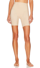 Commando Zone Smoothing Short in Beige - Short lissant Commando Zone en beige - Commando Zone 米色平滑短裤 - Commando Zone Glättungsshorts in Beige - Commando Zone 스무딩 쇼츠베이지 색상 - Pantaloncini liscianti Commando Zone in beige