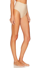 Commando Zone Smoothing Thong in Nude