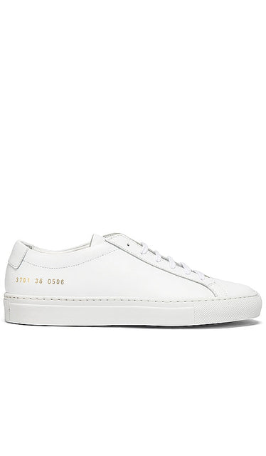 Common Projects Original Achilles Low Sneaker in White - Common Projects - Original Achilles - Baskets basses - Blanc - Common Projects Original Achilles 白色低帮运动鞋 - Common Projects Original Achilles Low Sneaker in Weiß - Common Projects 오리지널 아킬레스 로우 스니커즈 화이트 색상 - Progetti comuni Sneaker bassa originale Achilles in bianco