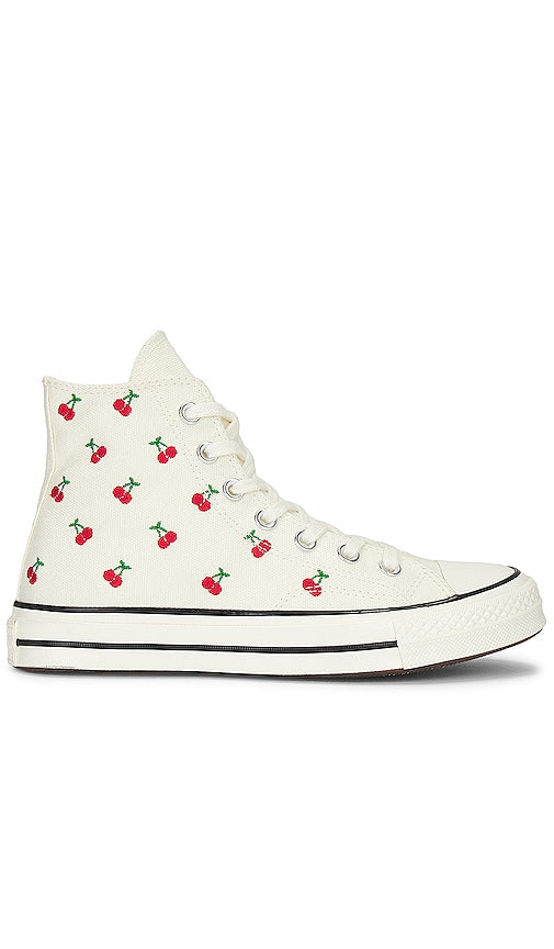 Converse Chuck 70 Cherries Sneaker in White - Baskets Converse Chuck 70 Cherrys en blanc - Converse Chuck 70 Cherries 白色运动鞋 - Converse Chuck 70 Cherries Sneaker in Weiß - Converse 척 70 체리 스니커즈화이트 색상 - Sneaker Converse Chuck 70 Cherries in bianco
