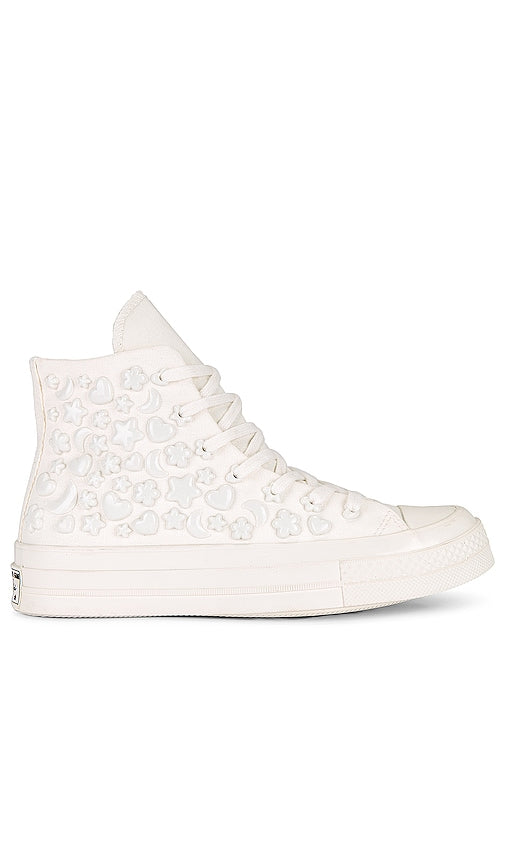 Converse Chuck 70 Stars Sneaker in Ivory - Baskets Converse Chuck 70 Stars en ivoire - Converse Chuck 70 Stars 象牙色运动鞋 - Converse Chuck 70 Stars Sneaker in Elfenbein - Converse 척 70 스타 스니커즈 아이보리 색상 - Sneaker Converse Chuck 70 Stars in avorio