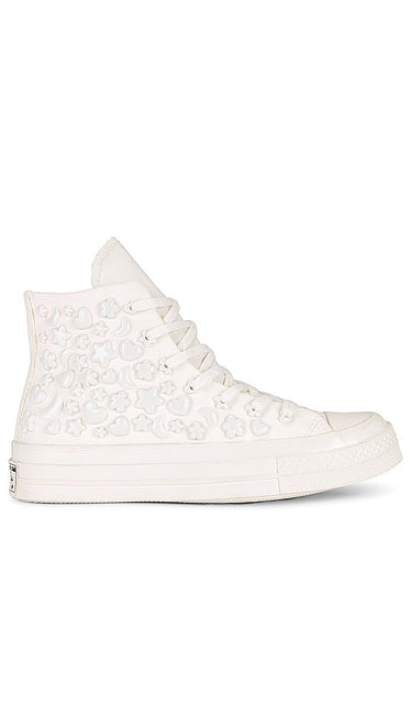 Converse Chuck 70 Stars Sneaker in Ivory - Baskets Converse Chuck 70 Stars en ivoire - Converse Chuck 70 Stars 象牙色运动鞋 - Converse Chuck 70 Stars Sneaker in Elfenbein - Converse 척 70 스타 스니커즈 아이보리 색상 - Sneaker Converse Chuck 70 Stars in avorio