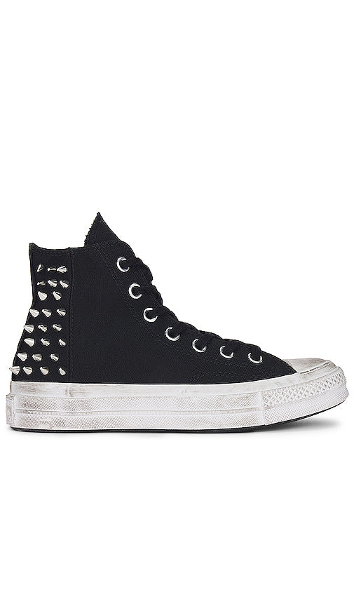 Converse Chuck 70 Studded Sneaker in Black - Converse - Chuck 70 - Baskets cloutées - Noir - Converse Chuck 70 黑色铆钉运动鞋 - Converse Chuck 70 Sneaker mit Nieten in Schwarz - Converse 척 70 스터드 스니커즈블랙 색상 - Sneaker Converse Chuck 70 con borchie in nero