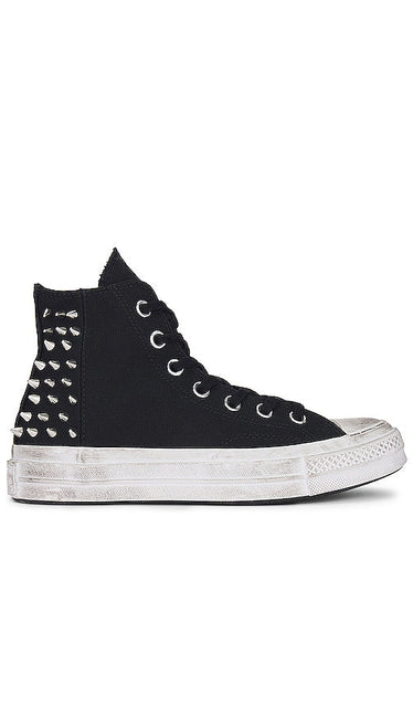 Converse Chuck 70 Studded Sneaker in Black - Converse - Chuck 70 - Baskets cloutées - Noir - Converse Chuck 70 黑色铆钉运动鞋 - Converse Chuck 70 Sneaker mit Nieten in Schwarz - Converse 척 70 스터드 스니커즈블랙 색상 - Sneaker Converse Chuck 70 con borchie in nero