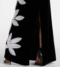 Costarellos Floral appliqu√É¬© cr√É¬™pe gown