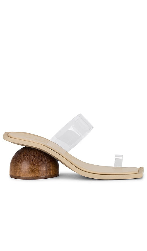 Cult Gaia Adora Sandal in Neutral - Sandale Cult Gaia Adora en Neutre - Cult Gaia Adora 中性色凉鞋 - Cult Gaia Adora Sandale in Neutral - Cult Gaia Adora 샌들 - Sandalo Cult Gaia Adora in colore Neutro