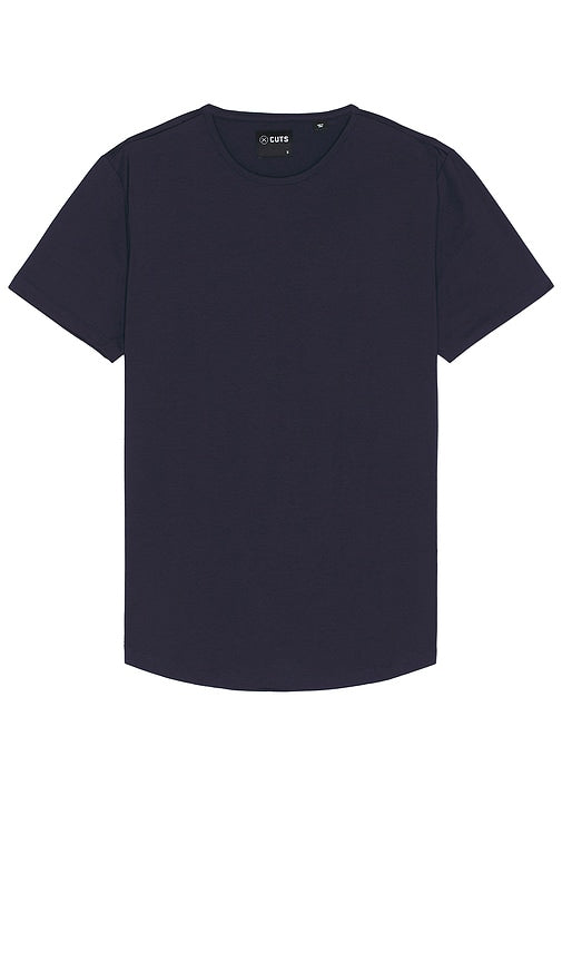 Cuts AO Curve Hem Tee in Navy - Cuts AO - T-shirt à ourlet incurvé en bleu marine - 海军蓝 Cuts AO 曲线下摆 T 恤 - Cuts AO Curve Hem T-Shirt in Marineblau - 컷 AO 커브 밑단 티셔츠 네이비 색상 - Taglia la maglietta con orlo curvo AO in blu scuro