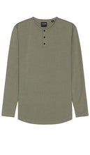 Cuts Ao Long Sleeve Curve Hem Henley in Green - Cuts Ao - Henley à manches longues et ourlet incurvé en vert - 剪裁奥长袖曲线下摆亨利绿色 - Cuts Ao Long Sleeve Curve Hem Henley in Grün - Cuts Ao 롱슬리브 커브헴 헨리 그린 컬러 - Taglia Henley con orlo curvo a maniche lunghe Ao in verde