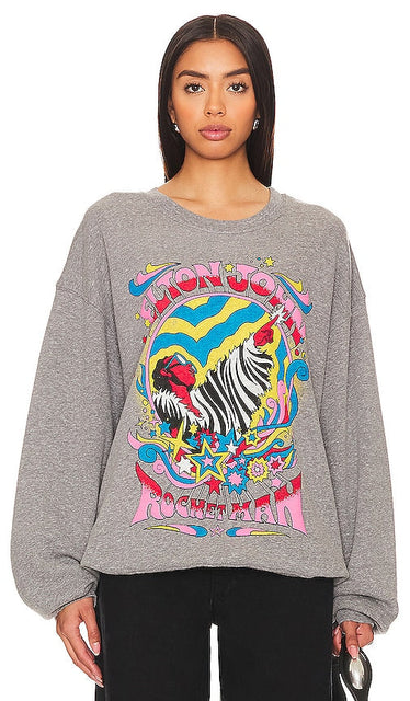 DAYDREAMER Elton John Long Long Time Crew in Grey - DAYDREAMER Elton John Long Long Time Crew en gris - DAYDREAMER Elton John Long Long Time 灰色圆领上衣 - DAYDREAMER Elton John Long Long Time Crew in Grau - DAYDREAMER Elton John 롱 롱 타임 크루 그레이 색상 - DAYDREAMER Elton John Long Long Time Crew in grigio