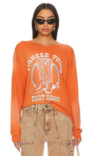 DAYDREAMER Pioneer Town Tee in Orange - T-shirt DAYDREAMER Pioneer Town en orange - DAYDREAMER Pioneer Town 橙色 T 恤 - DAYDREAMER Pioneer Town T-Shirt in Orange - DAYDREAMER Pioneer 타운 티셔츠 - Maglietta DAYDREAMER Pioneer Town in arancione