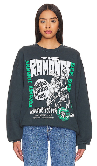 DAYDREAMER Ramones Gabba Gabba Hey Crew in Black - DAYDREAMER Ramones Gabba Gabba Hey Crew en noir - DAYDREAMER Ramones Gabba Gabba Hey Crew 黑色 - DAYDREAMER Ramones Gabba Gabba Hey Crew in Schwarz - DAYDREAMER Ramones Gabba Gabba 헤이 크루 블랙 색상 - DAYDREAMER Ramones Gabba Gabba Ciao squadra in nero