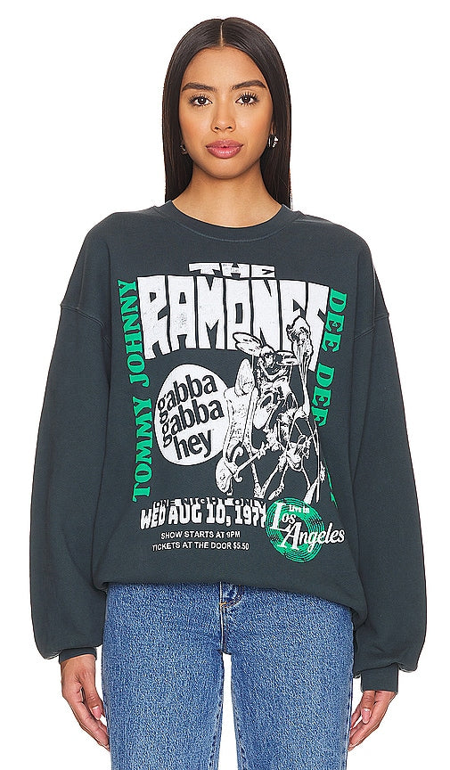 DAYDREAMER Ramones Gabba Gabba Hey Crew in Black - DAYDREAMER Ramones Gabba Gabba Hey Crew en noir - DAYDREAMER Ramones Gabba Gabba Hey Crew 黑色 - DAYDREAMER Ramones Gabba Gabba Hey Crew in Schwarz - DAYDREAMER Ramones Gabba Gabba 헤이 크루 블랙 색상 - DAYDREAMER Ramones Gabba Gabba Ciao squadra in nero