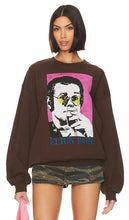 DAYDREAMER Elton John Heart Glasses Sweatshirt in Brown - DAYDREAMER Elton John - Sweat-shirt à lunettes en forme de cœur en marron - DAYDREAMER Elton John 棕色心形眼镜运动衫 - DAYDREAMER Elton John Heart Glasses Sweatshirt in Braun - DAYDREAMER Elton John 하트 안경 스웨트셔츠 브라운 색상 - Felpa con occhiali DAYDREAMER Elton John Heart in marrone