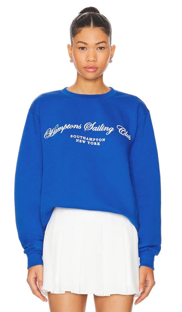 DEPARTURE Hamptons Sailing Club Sweatshirt in Blue - DÉPART - Sweat-shirt Hamptons Sailing Club en bleu - 出发汉普顿帆船俱乐部蓝色运动衫 - DEPARTURE Hamptons Sailing Club Sweatshirt in Blau - DEPARTURE Hamptons Sailing Club 스웻셔츠블루 색상 - Felpa PARTENZA Hamptons Sailing Club in blu
