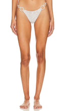 DEVON WINDSOR Alaya Bikini Bottom in Metallic Neutral - DEVON WINDSOR Bas de bikini Alaya en neutre métallisé - DEVON WINDSOR Alaya 金属色中性比基尼泳裤 - DEVON WINDSOR Alaya Bikinihose in Metallic Neutral - DEVON WINDSOR Alaya 비키니 하의 - DEVON WINDSOR Alaya Slip bikini in colore neutro metallizzato