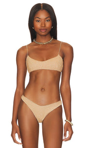 DEVON WINDSOR Honor Bikini Top in Metallic Gold - DEVON WINDSOR Haut de bikini Honor en or métallisé - DEVON WINDSOR Honor 金属金色比基尼上衣 - DEVON WINDSOR Honor Bikinioberteil in Metallic-Gold - DEVON WINDSOR 아너 비키니 탑 - Top bikini DEVON WINDSOR Honor in oro metallizzato