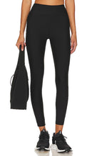 DEVON WINDSOR Terra Legging in Black - Legging Terra DEVON WINDSOR en noir - DEVON WINDSOR Terra 黑色打底裤 - DEVON WINDSOR Terra Legging in Schwarz - DEVON WINDSOR 테라 레깅스 블랙 색상 - Legging DEVON WINDSOR Terra in nero