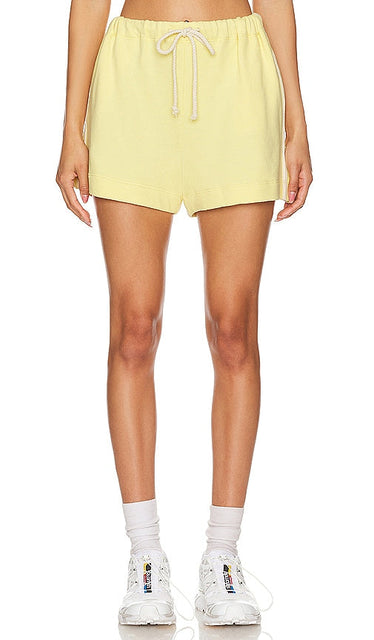 DONNI. Eco Terry Stripe Sweat Short in Lemon - DONNI. Short en sweat à rayures Eco Terry en citron - 唐尼。柠檬色环保毛圈条纹运动短裤 - DONNI. Öko-Frottee-Streifen-Sweatshorts in Zitrone - 도니. 에코 테리 스트라이프 스웻 쇼츠 - DONNI. Pantaloncini in felpa a righe ecologiche in spugna color limone