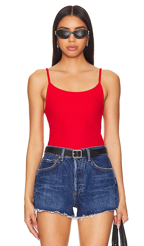 DONNI. Rib Spaghetti Tank in Red - DONNI. Débardeur spaghetti côtelé en rouge - 唐尼。红色肋排意大利面背心 - DONNI. Geripptes Spaghetti-Tanktop in Rot - 도니. 립 스파게티 탱크레드 색상 - DONNI. Canotta Spaghetti a coste in rosso