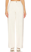 Denimist Flat Front Wide Leg Chino in Ivory - Chino Denimist à jambe large et devant plat en ivoire - Denimist 象牙色平口阔腿斜纹棉布裤 - Denimist Chino mit flacher Vorderseite und weitem Bein in Elfenbein - 데님스트 플랫 프론트 와이드 레그 치노 아이보리 색상 - Chino denimist a gamba larga con davanti piatto in avorio