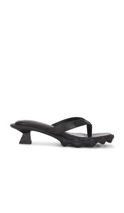 Dirt Range Thongs in Black | Black Heeled Sandals for Women