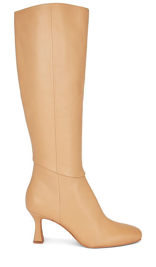 Dolce Vita Gyra Boot in Cream - Botte Dolce Vita Gyra en crème - Dolce Vita Gyra 奶油色靴子 - Dolce Vita Gyra Stiefel in Creme - 돌체비타 자이라 부츠 크림색 - Stivale Dolce Vita Gyra in crema