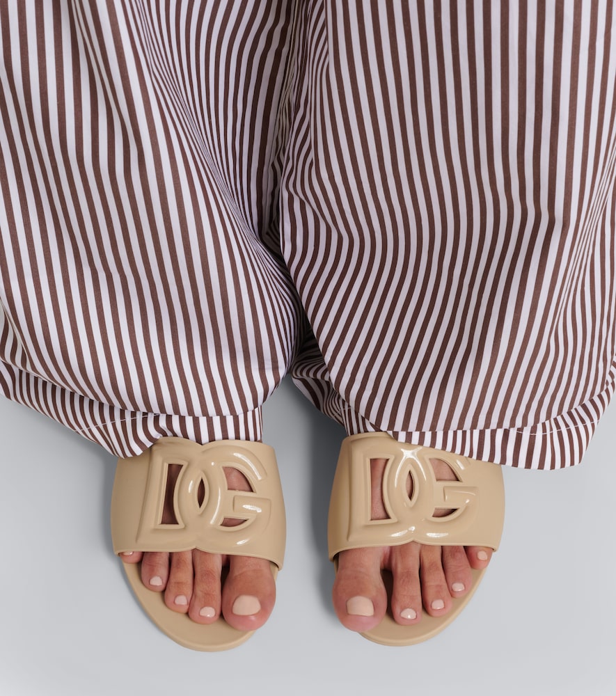 Dolce&Gabbana DG rubber slides in Beige - Flat Sandals