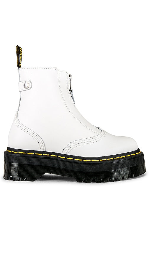 Dr. Martens Jetta Sendal Boot in White - Botte Dr. Martens Jetta Sendal en blanc - Dr. Martens Jetta Sendal 白色靴子 - Dr. Martens Jetta Sendal Stiefel in Weiß - Dr. Martens 제타 센달 부츠 화이트 색상 - Stivale Dr. Martens Jetta Sendal in bianco