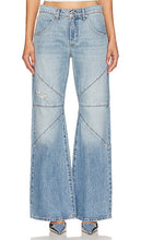 EB Denim Bowie in Blue - EB Denim Bowie en bleu - EB Denim Bowie 蓝色 - EB Denim Bowie in Blau - EB Denim 보위 블루 색상 - EB Bowie in denim in blu