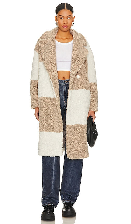 Ena Pelly Amber Oversized Teddy Coat in Neutral - Ena Pelly - Amber - Manteau Teddy surdimensionné - Neutre - Ena Pelly 中性色琥珀色超大泰迪熊外套 - Ena Pelly Amber Übergroßer Teddymantel in Neutral - Ena Pelly 앰버 오버사이즈 테디 코트 - Cappotto Teddy oversize color ambra Ena Pelly in colore neutro