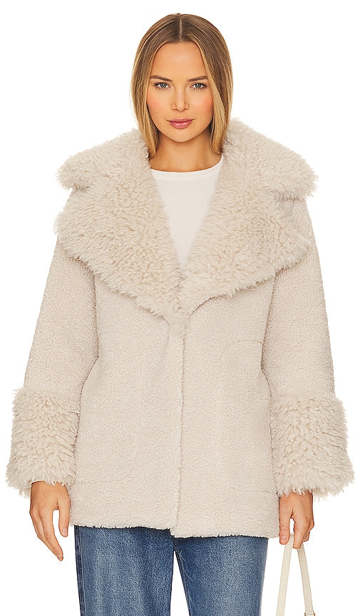 Ena Pelly April Faux Fur Teddy Jacket in Ivory - Ena Pelly April - Veste Teddy en fausse fourrure en ivoire - Ena Pelly April 象牙色人造皮毛泰迪熊夹克 - Ena Pelly April Kunstfell-Teddyjacke in Elfenbein - Ena Pelly 4월 인조 퍼 테디 재킷 - Giacca Teddy in pelliccia sintetica Ena Pelly April in avorio