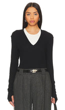 Enza Costa Cashmere Loose V Sweater in Black - Enza Costa Pull ample en V en cachemire en noir - Enza Costa 黑色羊绒宽松 V 毛衣 - Enza Costa Kaschmir-Pullover mit lockerem V-Ausschnitt in Schwarz - Enza Costa 캐시미어 루즈 V 스웨터블랙 색상 - Maglione a V sciolto in cashmere Enza Costa in nero