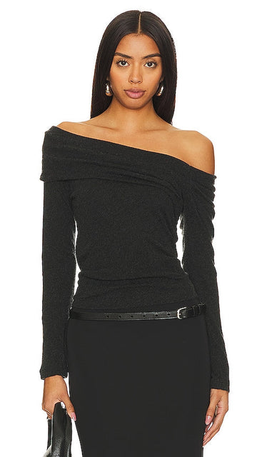 Enza Costa Cashmere One-shoulder Top in Charcoal - Haut asymétrique en cachemire Enza Costa en charbon de bois - Enza Costa 木炭色羊绒一肩上衣 - Enza Costa Kaschmir-One-Shoulder-Top in Anthrazit - Enza Costa 캐시미어 원숄더 탑 - Top monospalla in cashmere Enza Costa in carbone