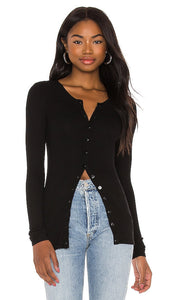 Enza Costa Silk Rib Fitted Long Sleeve Cardigan in Black - Enza Costa Cardigan ajusté à manches longues en soie côtelée en noir - Enza Costa 黑色丝质罗纹合身长袖开衫 - Enza Costa Seidenripp-Strickjacke mit langen Ärmeln in Schwarz - Enza Costa 실크 립 핏 긴팔 카디건블랙 색상 - Cardigan a maniche lunghe aderente a costine in seta Enza Costa in nero