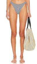 F E L L A Elvis Bikini Bottom in Blue - Bas de bikini F E L L A Elvis en bleu - F E L L A Elvis 蓝色比基尼泳裤 - F E L L A Elvis-Bikinihose in Blau - F E L L A Elvis 비키니 하의 블루 색상 - F E L L A Slip bikini Elvis in blu