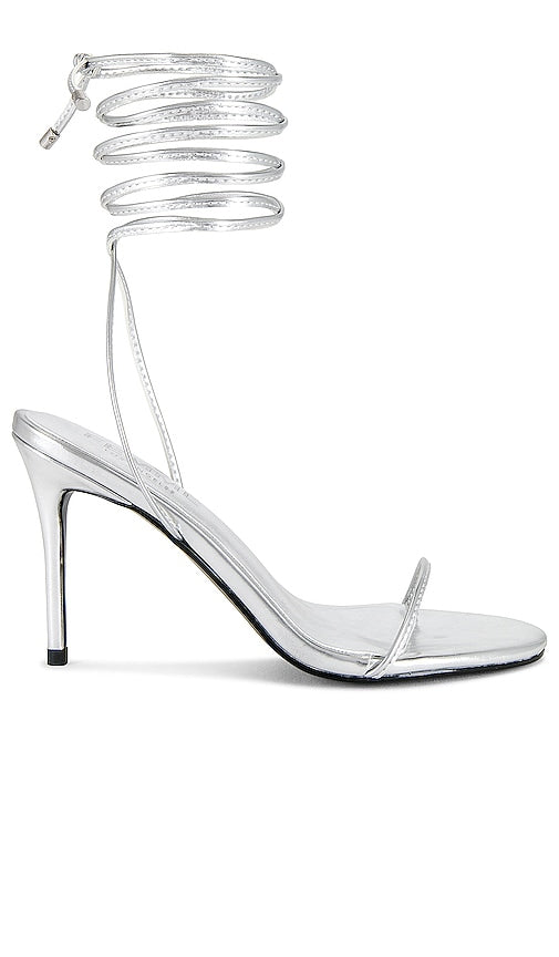 FEMME LA 3.0 Barely There Sandal in Metallic Silver - Sandale à peine là FEMME LA 3.0 en argent métallisé - FEMME LA 3.0 Barely There 金属银凉鞋 - FEMME LA 3.0 Barely There Sandale in Metallic-Silber - FEMME LA 3.0 메탈릭 실버 Barely There 샌들 - Sandalo FEMME LA 3.0 Barely There in argento metallizzato
