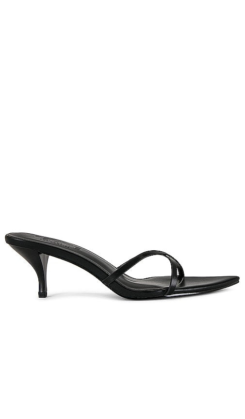 FEMME LA Copenhagen Kitten Slipper in Black - FEMME LA Copenhagen Pantoufle chaton en noir - FEMME LA Copenhagen 黑色小猫拖鞋 - FEMME LA Copenhagen Kitten Slipper in Schwarz - FEMME LA Copenhagen 키튼 슬리퍼 블랙 색상 - Pantofola FEMME LA Copenhagen Kitten in nero