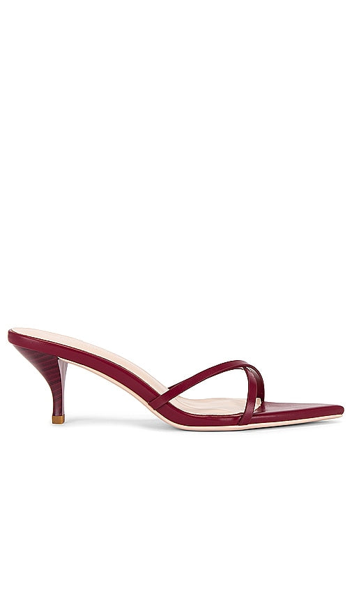 FEMME LA Copenhagen Slipper in Burgundy - Pantoufle FEMME LA Copenhagen en bordeaux - FEMME LA Copenhagen 勃艮第拖鞋 - FEMME LA Copenhagen Slipper in Burgund - FEMME LA Copenhagen 슬리퍼 버건디 색상 - Pantofola FEMME LA Copenhagen in Borgogna