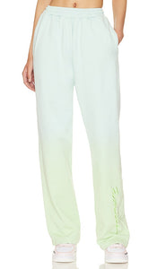 FIORUCCI Gradient Squiggle Logo Joggers in Mint - FIORUCCI - Pantalon de jogging avec logo dégradé en menthe - FIORUCCI 薄荷色渐变波浪徽标慢跑裤 - FIORUCCI Jogginghose mit Farbverlaufs-Squiggle-Logo in Mint - FIORUCCI 그라데이션 스퀴글 로고 조거 팬츠 - Pantaloni da jogging con logo ondulato sfumato FIORUCCI color menta