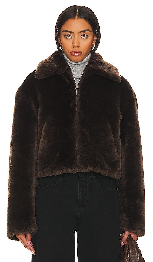 FRAME Faux Fur Zip Up Jacket in Chocolate - FRAME Veste zippée en fausse fourrure en chocolat - FRAME 巧克力色人造毛皮拉链夹克 - FRAME Kunstfell-Reißverschlussjacke in Schokolade - FRAME 인조 퍼 집업 재킷 - Giacca con zip FRAME in pelliccia sintetica color cioccolato
