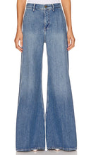 FRAME The Extra Wide Leg in Denim-Medium - FRAME La jambe extra large en denim-moyen - FRAME 超阔腿牛仔布-中号 - RAHMEN Das extra weite Bein in Denim-Medium - FRAME 더 엑스트라 와이드 레그 데님-미디엄 소재 - STRUTTURA La gamba extra larga in denim-medio