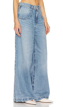 FRAME The Skater in Blue