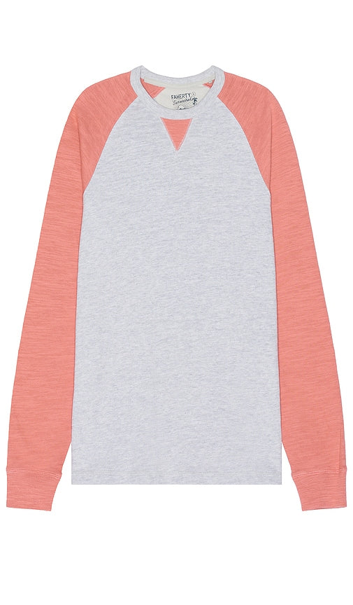 Faherty Sunwashed Slub Crew in Light Grey - Col ras du cou Faherty Sunwashed Slub en gris clair - Faherty 浅灰色 Sunwashed 粗纺圆领毛衣 - Faherty Sunwashed Slub Crew in Hellgrau - Faherty 선워시드 슬럽 크루넥 라이트 그레이 색상 - Faherty Slub Crew in grigio chiaro