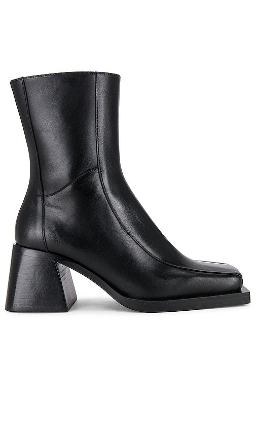 Feners Capvespre Boot in Black - Botte Feners Capvespre en noir - Feners Capvespre 黑色靴子 - Feners Capvespre Stiefel in Schwarz - FENERS 캡베스프레 부츠 블랙 색상 - Stivale Feners Capvespre in nero