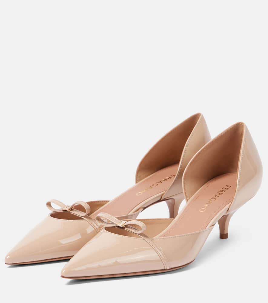 Ferragamo Gyoia Dorsay 40 patent leather pumps