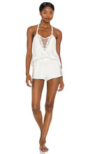 Flora Nikrooz Showstopper Cami Set in Ivory - Ensemble caraco Showstopper Flora Nikrooz en ivoire - Flora Nikrooz Showstopper 象牙色吊带背心套装 - Flora Nikrooz Showstopper Cami-Set in Elfenbein - Flora Nikrooz Showstopper 캐미 세트 - Flora Nikrooz Showstopper Cami Set in avorio