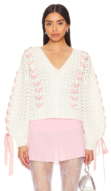 For Love & Lemons Laurel Cardigan in White - For Love & Lemons - Cardigan Laurel en blanc - For Love & Lemons 白色桂冠开衫 - For Love & Lemons Lorbeer-Cardigan in Weiß - For Love & Lemons 로렐 가디건 화이트 색상 - Cardigan Laurel For Love & Lemons in bianco
