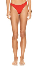 Frankies Bikinis Dove Bottom in Red - Frankies Bikinis - Bas colombe en rouge - Frankies 红色比基尼鸽子底裤 - Frankies Bikinis Dove Bottom in Rot - Frankies bikinis 도브 하의 레드 색상 - Frankies Bikini Dove Bottom in rosso