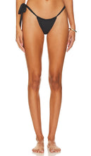 Frankies Bikinis Kealy Bottom in Black - Frankies Bikinis - Bas Kealy en noir - Frankies 比基尼 Kealy 黑色下装 - Frankies Bikinis Kealy Bottom in Schwarz - Frankies bikinis Kealy 하의 블랙 색상 - Frankies Bikini Kealy Bottom in nero